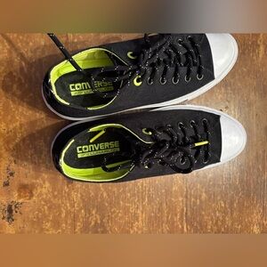 Converse Black and Neon Green Lunarlon Chuck Taylor’s sneakers!SZ 71/2!Excellent